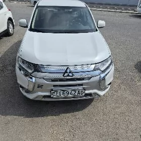 Mitsubishi Outlander 2022