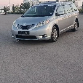 Toyota Sienna 2012