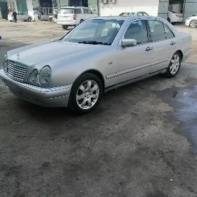 Mercedes-Benz E420 1996