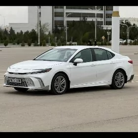 Toyota Camry 2025