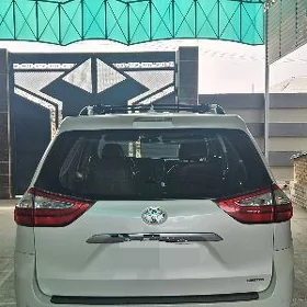 Toyota Sienna 2017
