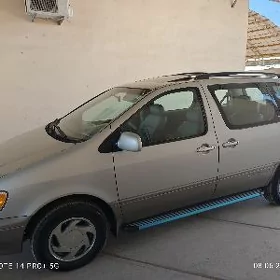 Toyota Sienna 2003
