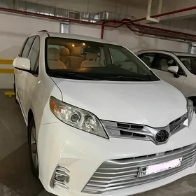 Toyota Sienna 2020
