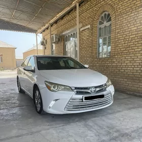 Toyota Camry 2017
