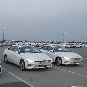 Hyundai Elantra 2025