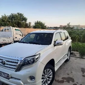 Toyota Land Cruiser Prado 2013