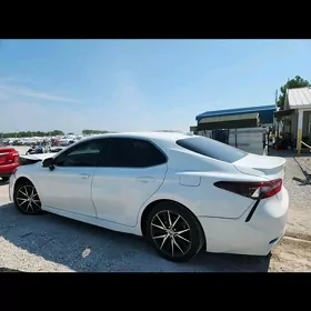 Toyota Camry 2022