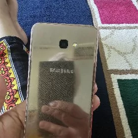 j4+ telefon