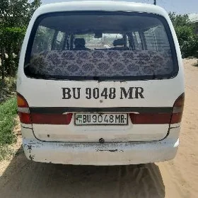 Toyota Hiace 2000