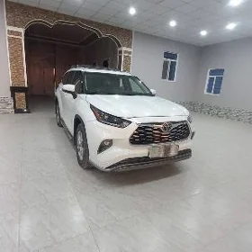 Toyota Highlander 2023
