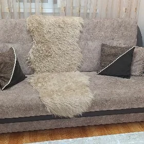 диван и спальня кровать