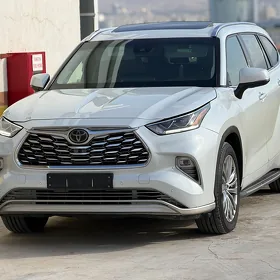 Toyota Highlander 2021