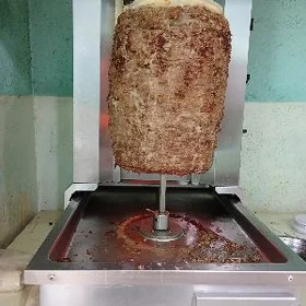 Doreci donerca komekci gerek