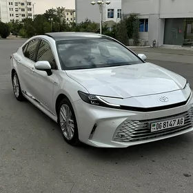 Toyota Camry 2025