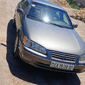 Toyota Camry 2000