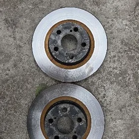 Toyota Corolla tormoznoy diska
