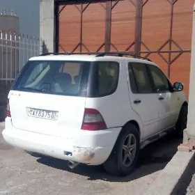 Mercedes-Benz ML350 2000