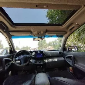 Toyota RAV4 2011