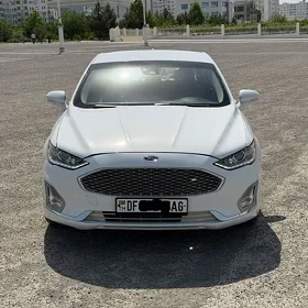 Ford Fusion 2020