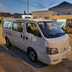 Nissan Urvan 2003
