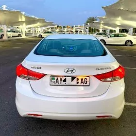 Hyundai Elantra 2012