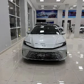 Toyota Camry 2025