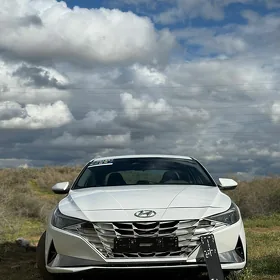 Hyundai Elantra 2022