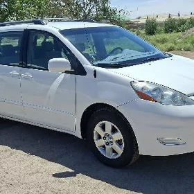 Toyota Sienna 2008