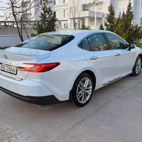 Toyota Camry 2025