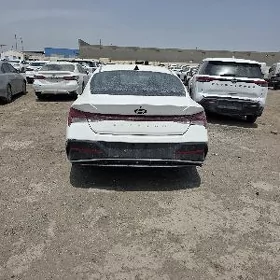 Hyundai Elantra 2025