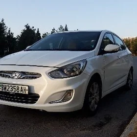 Hyundai Accent 2011