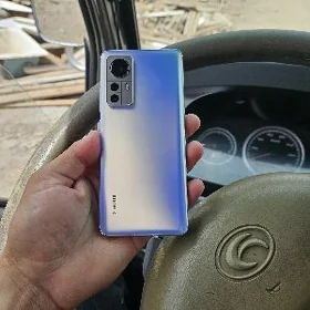 Xiaomi 12 (8/256)