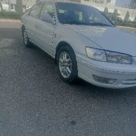 Toyota Camry 2000