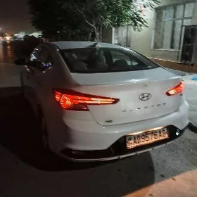 Hyundai Elantra 2020