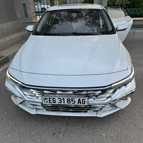 Hyundai Elantra 2025