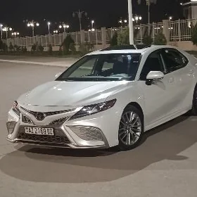 Toyota Camry 2021