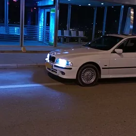 BMW E39 2000