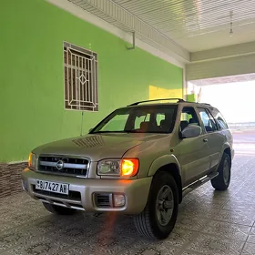 Nissan Pathfinder 2000