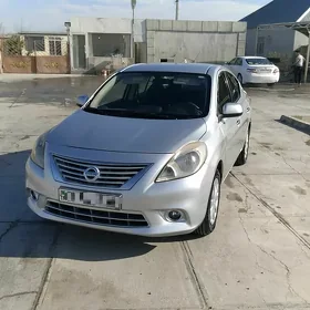 Nissan Versa 2012