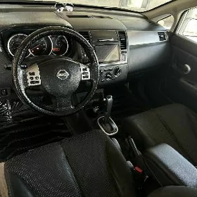 Nissan Versa 2010