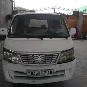 Toyota Hiace 2010