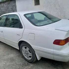 Toyota Camry 2000