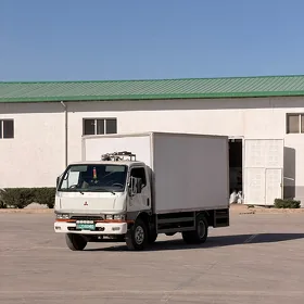Mitsubishi Canter 2004