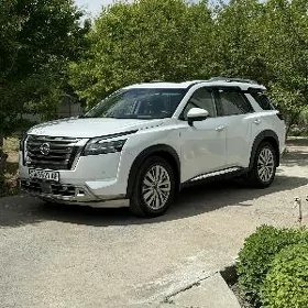 Nissan Pathfinder 2024
