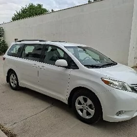 Toyota Sienna 2015