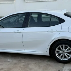 Toyota Camry 2025