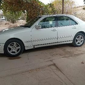Mercedes-Benz E320 2002