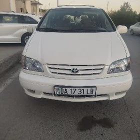 Toyota Sienna 2003