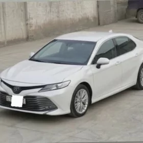 Toyota Camry Hybrid 2021