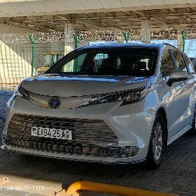 Toyota Sienna 2023